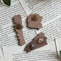 Mossy Bones wood pins - Thumbnail 2