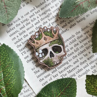 Decaying Crown wood pin - Thumbnail 1