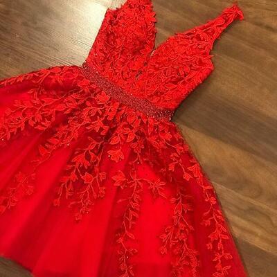 Beautiful short v-neck red lace prom dresses