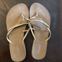 Women's Gold Flip Flop Sandals - Size 10