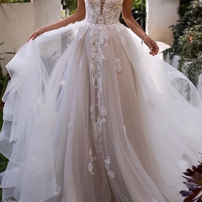 Princess sweetheart wedding dress spaghetti straps with appliques 