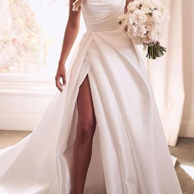 A-line sweetheart wedding dresses court train