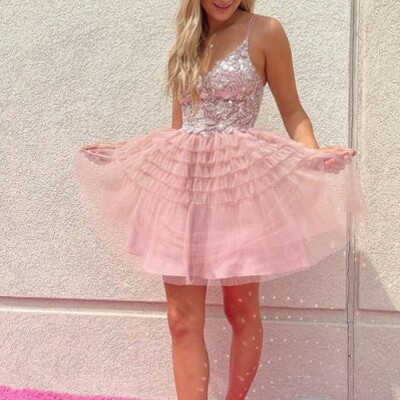 A line v neck pink tulle homecoming dress short prom dress with beading