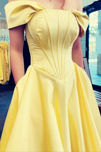 A-line Off-the-Shoulder Strapless  Prom Dress With Pleated Pockets 