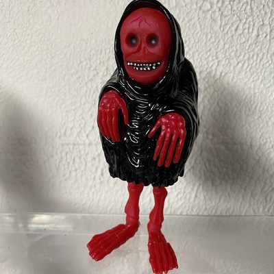 The creep (red/black)