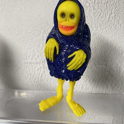 The creep (blue glitter and yellow)