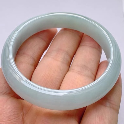 Ice glutinous jade bracelet, single color floating green round bracelet, ladies' jade, moist and delicate bracelet