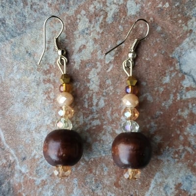 Sandalwood 🪶 handmade earrings by nubian collection artwear 👑 