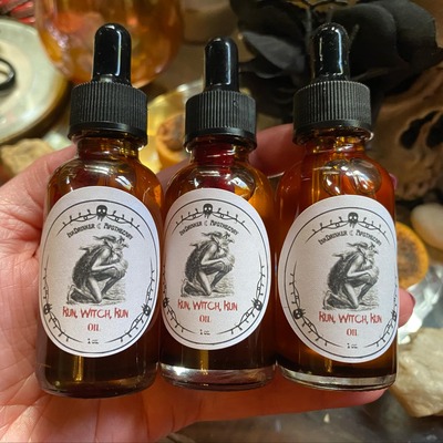 👹run, witch, run!👹 magikal oil 1 oz.