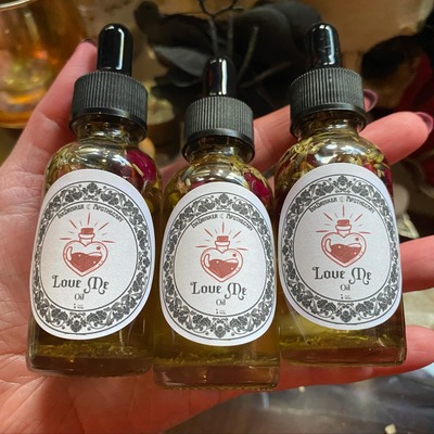 💕love me💕 magik oil 1 oz. - Thumbnail 2