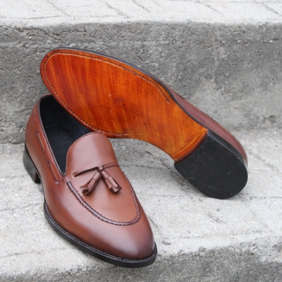 Crafted leather men's handmade brown fashion tassel loafers and slip ons dress shoes