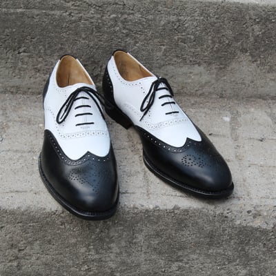 Crafted leather elegant dress oxford shoes in black white calf leather - Thumbnail 5
