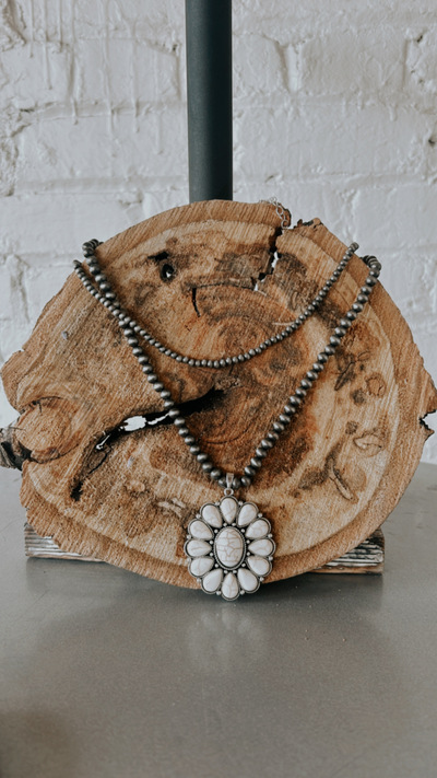 Western pendant necklace 