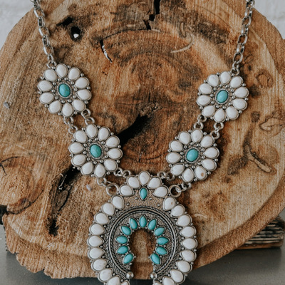 Western necklace 