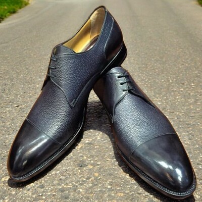 Limited edition cow leather gray lace up shoes