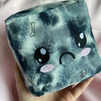 Black and White Jellycube Plushie - Thumbnail 1