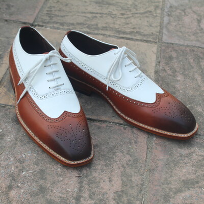 Crafted leather elegant and classic brown white leather wingtip oxford dress shoes - Thumbnail 3