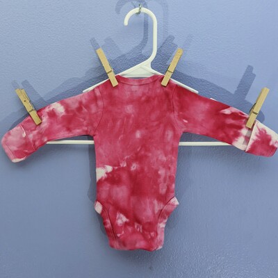 Newborn baby bodysuit tie dye pink fuchsia 