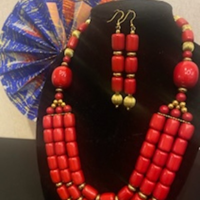 Red bead necklace set