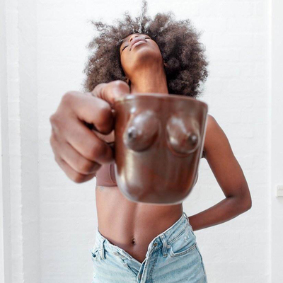 Handmade ceramic coffee mug – 280ml/200ml brown design for lovers of women’s breasts