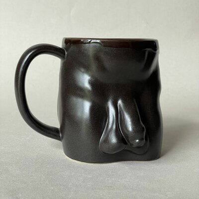 Handmade Ceramic Coffee Mug for Men – 420ml Dark Brown Design