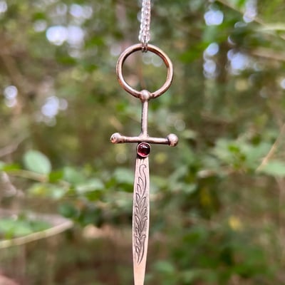 Dark sister necklace 