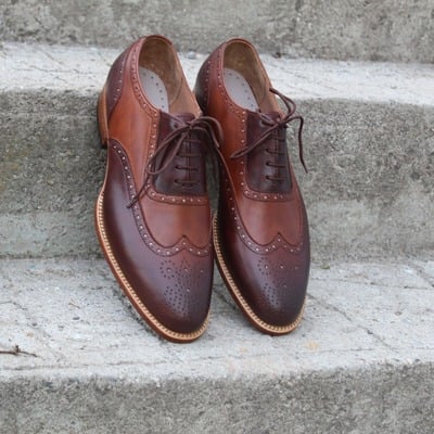 Crafted leather elegant and classic brown patina wingtip oxford dress shoes - Thumbnail 4