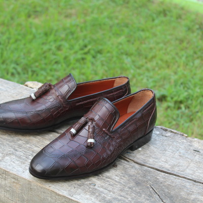 Crafted leather tassel loafers shoes in burgundy crocodile leather hand-stitched - Thumbnail 3