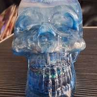 Blue sparkly resin skull - Thumbnail 3