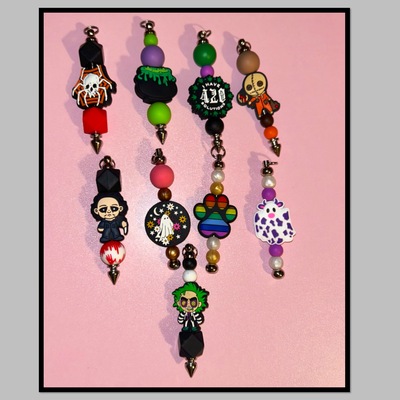 Silicone bead keychain