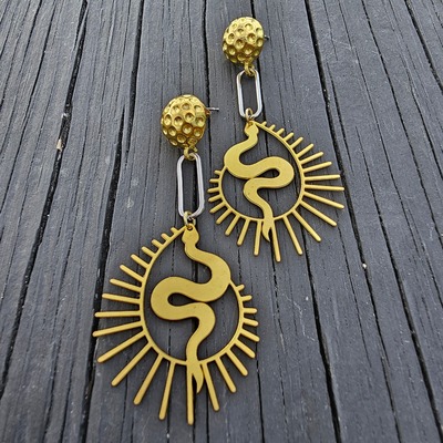 Snake-appeal earrings