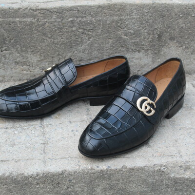 Crafted leather classic and elegant black alligator / crocodile texture leather loafers dress shoes