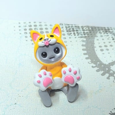 Corgi hoodie robot figurine resin art toy mental health kawaii desk buddy