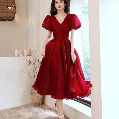 Beautiful cute v neck red short prom dresses for girls