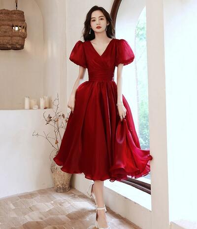 Beautiful Cute V Neck Red Short Prom Dresses For Girls