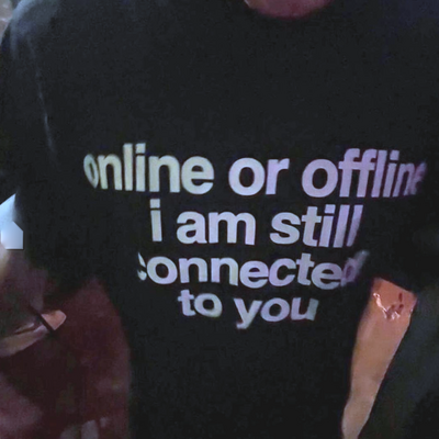 Free shipping-online or offline i am still connected with you tee - Thumbnail 2