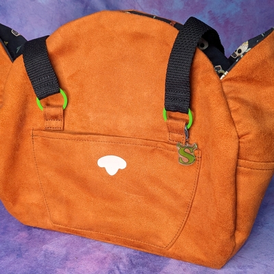 Purrsey cat - fencing boot friend