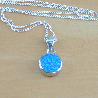 Sterling silver blue opal round pendant & 18' chain/blue opal necklace/blue opal jewellery/blue opal jewelry/october birthstone/gemstone necklace/uk