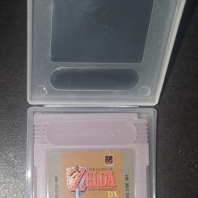 Legend of zelda oracle of ages, seasons, link's awakening dx gbc video game