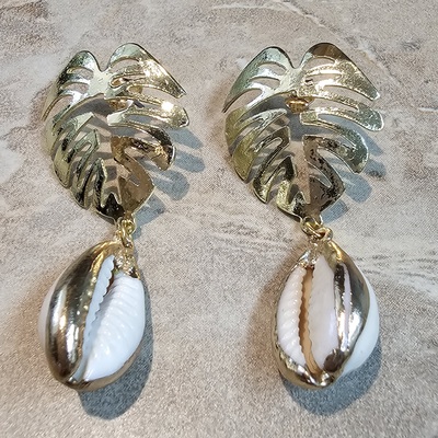 Monstera Cowrie Drip Earrings 