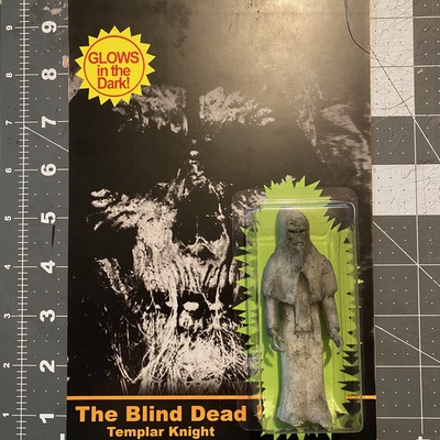 Blind dead knight in glow