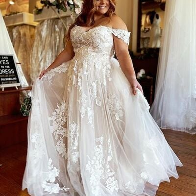 Plus size ball gown lace appliques beach boho wedding dress bridal gown