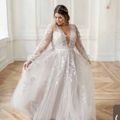 Plus size ball gown v neck lace appliques beach boho wedding dress bridal gown
