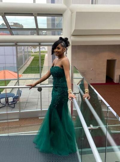 Elegant Mermaid Green Lace Prom Dresses 