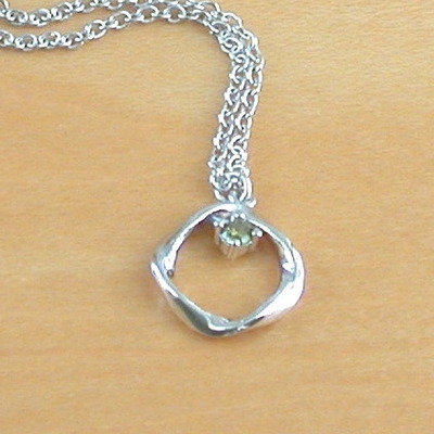 Sterling silver peridot gemstone circle pendant& chain/peridot necklace/peridot jewellery/peridot jewelry/august birthstone/gemstone necklace/uk - Thumbnail 3