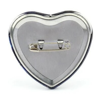 Kuru kuru heart button pin