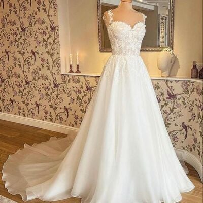 Elegant a line lace appliques wedding dress bridal gown