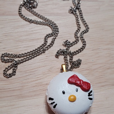 Macaron necklace cat