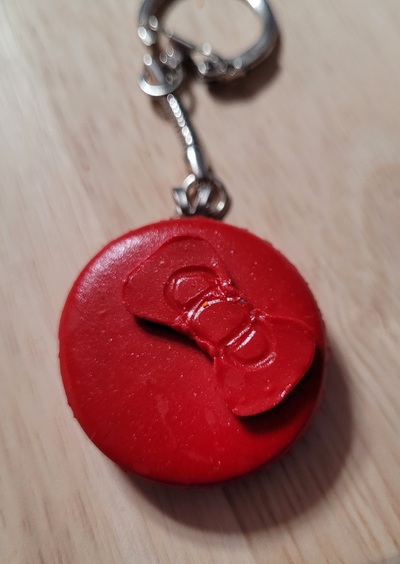 Macaron keychain red