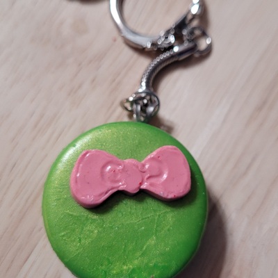 Macaron keychain green